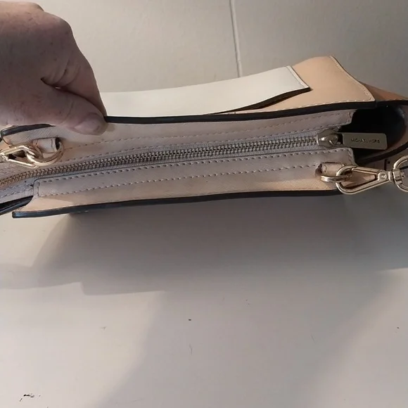 Michael Kors Selma Crossbody - Picture 10 of 14